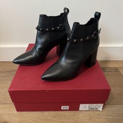 Valentino Garavani Ankle Boots size 37 1/2 