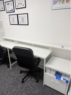 ✨ Modern White Office Desk with Hutch & Storage - Excellent Condition