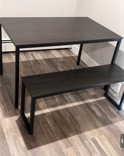 Table with two benchs
