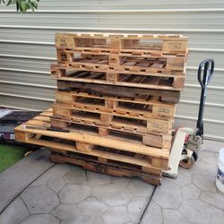 Wood Pallets 