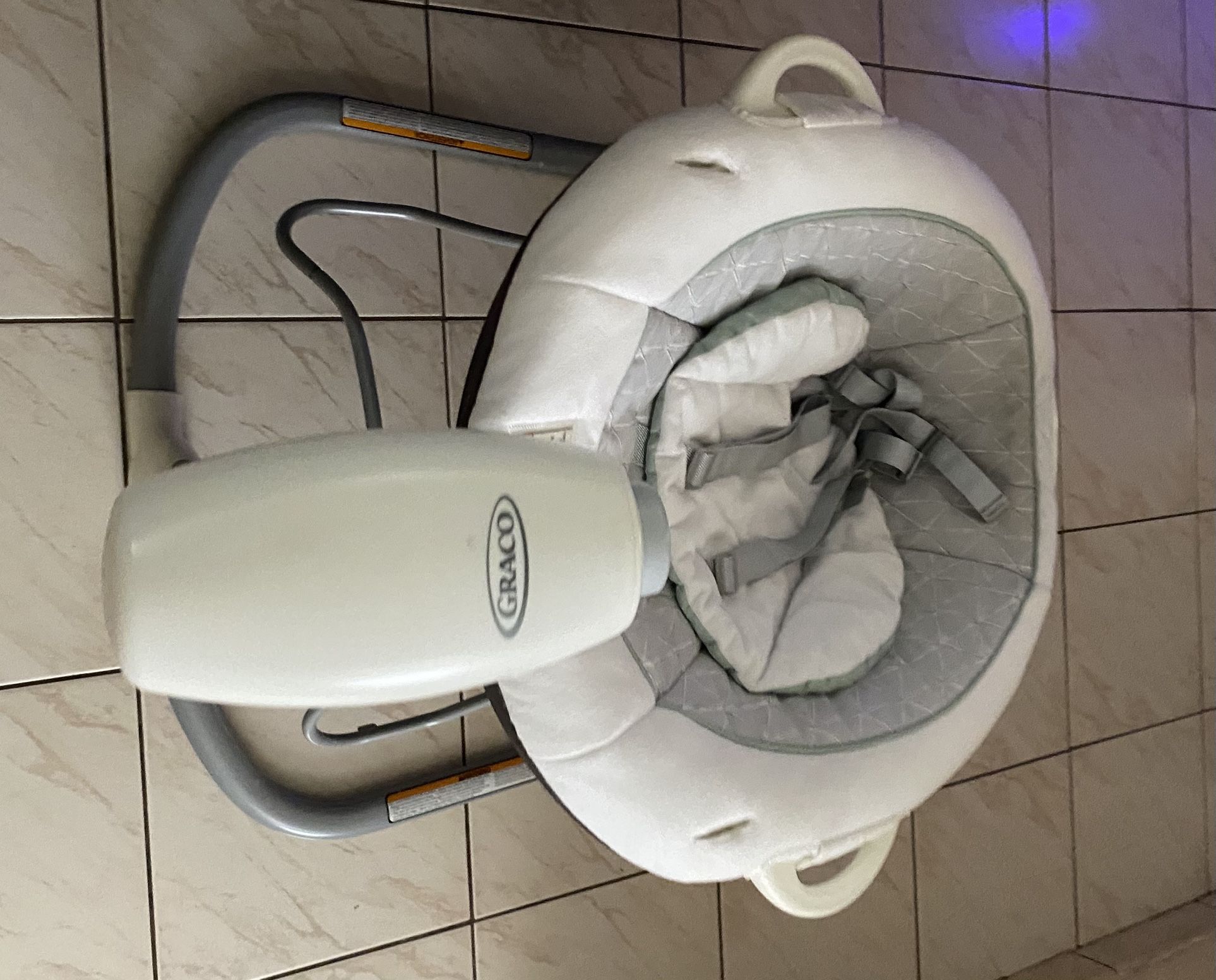 Used like NEW - Graco Soothe 'n Sway LX Baby Swing with Portable Bouncer,2 in 1 Swing & Bouncer