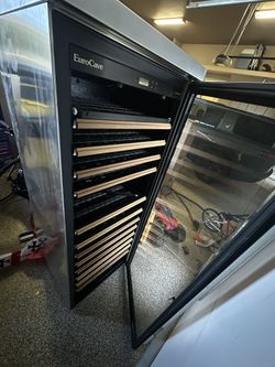 EURO CAVE WINE REFRIGERATOR