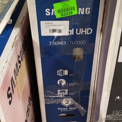 SAMSUNG UN82TU700DF 82Class TU700D-Series TV