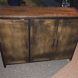 Cabinet/Tv Stand 