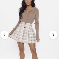 Size 1x Pleated Skirt $15