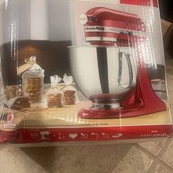 Kitchen Aid 5 Quarter Stand Mixer