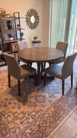 Round Dining table with 4 chairs