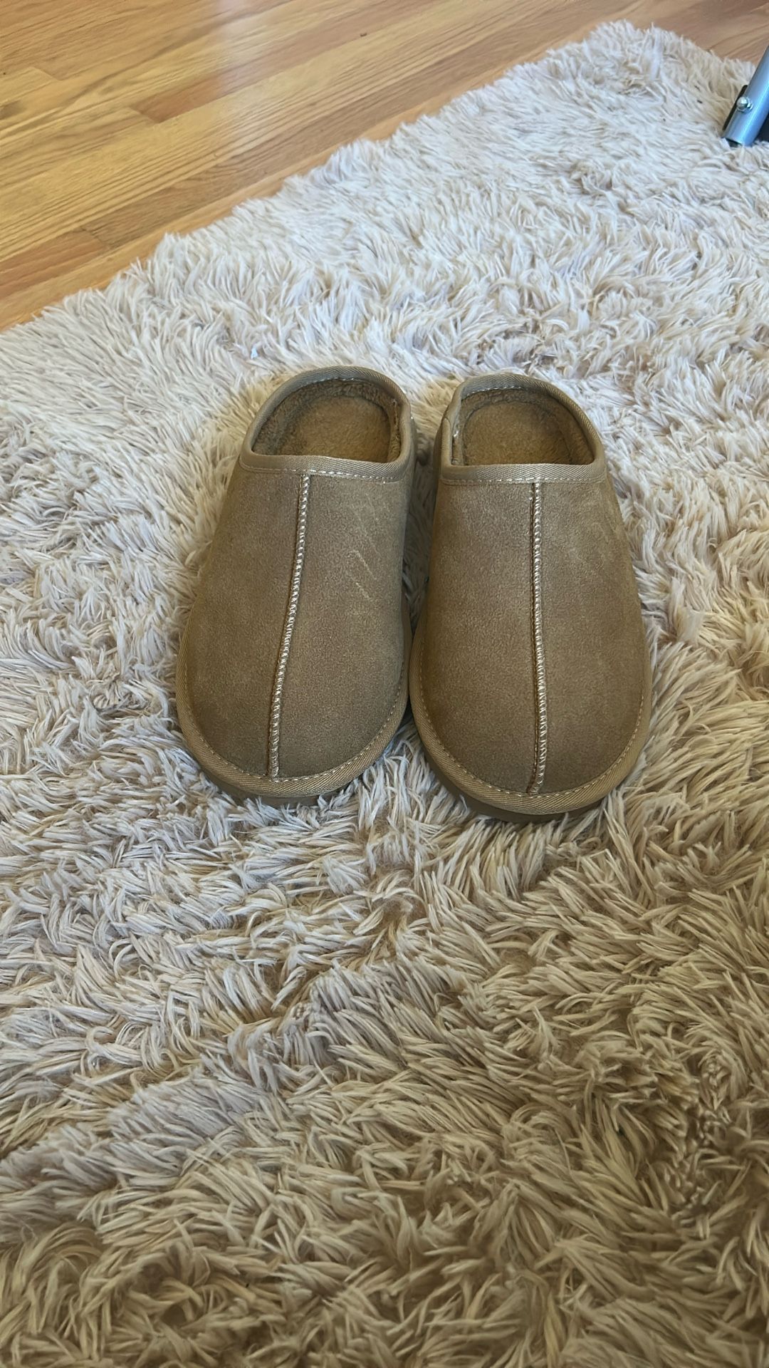 Ugg Type Slides Size 9-9.5