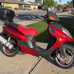 2011 Motor Scooter/ Moped Only 350 Miles 