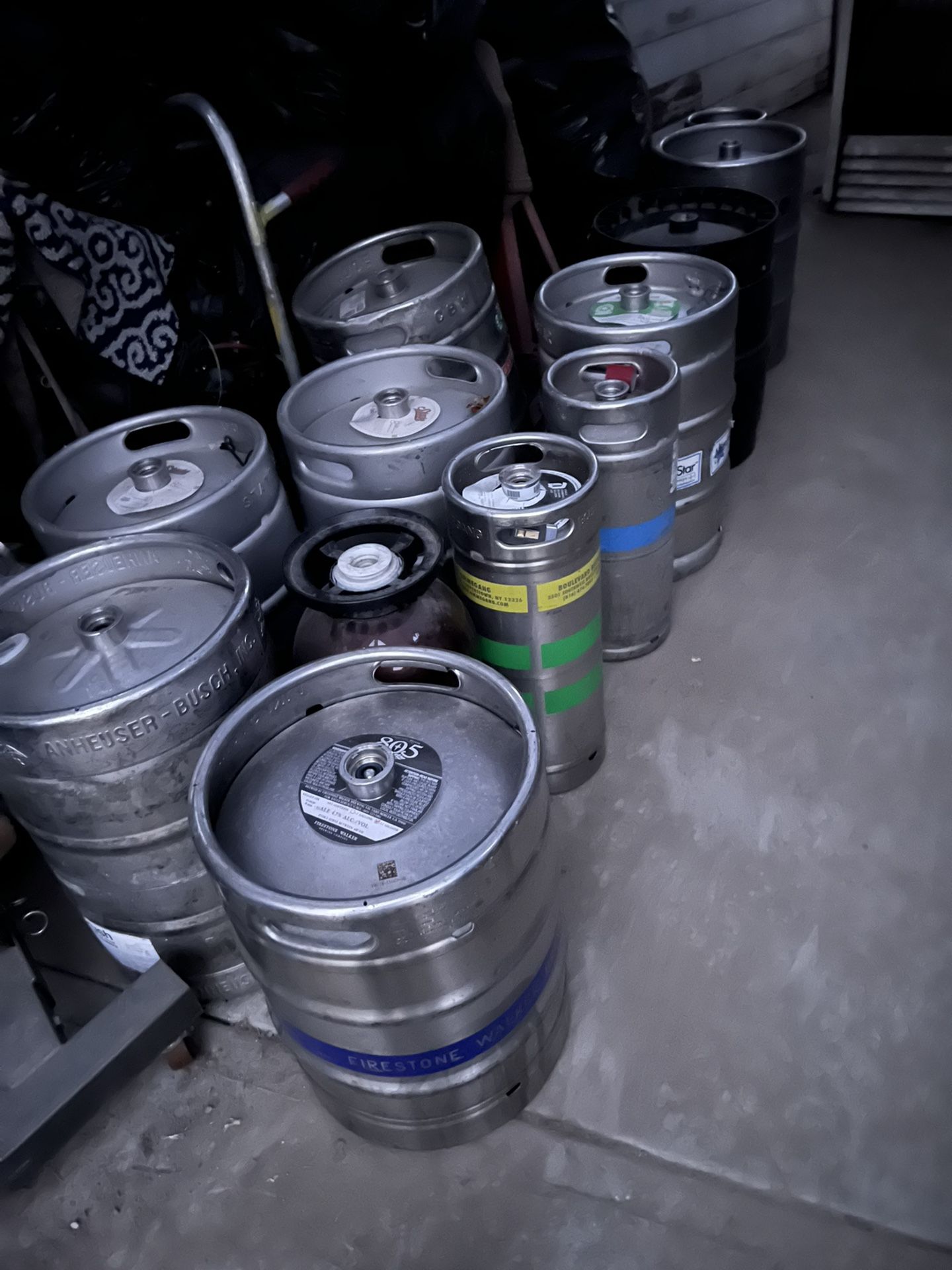 Barriles Para Cerveza Chicos Y Grandes 25.00 Each