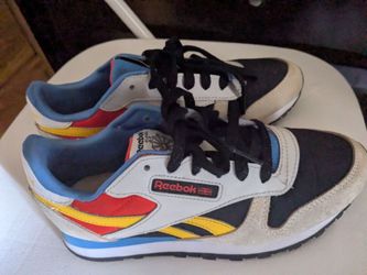 Size 5.0 Reebok Shoes