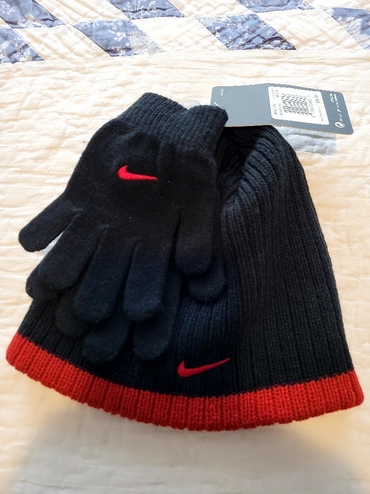 Youth Nike Hat And Gloves