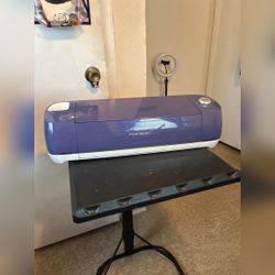 Cricut Machine - Excellent – Garden City, GA