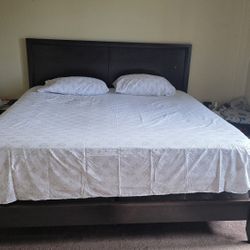 Calking Bed Frame With Matress.