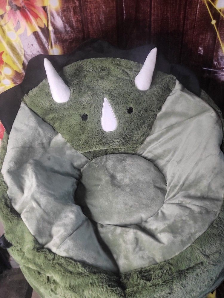 Pillowfort Dinosaur Kids' Bean Bag Chair for Sale in Sacramento, CA
