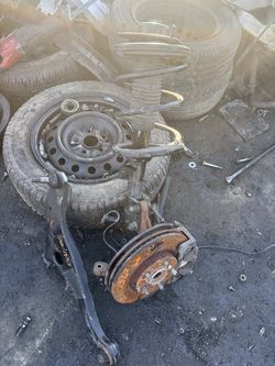 Parts 2007 Mitsubishi Eclipse 2.4 Suspension $200 Each Side