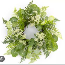 Melrose Queen Anne's Lace and Fern Floral Wreath 18"D