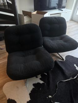 Set of 2 Black Tufted Accent Chairs