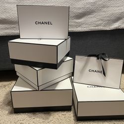 CHANEL boxes 
