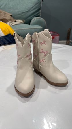 Girls boots size 9
