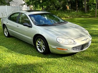 Chrysler Concorde LXI.  Cypress Pearl green.