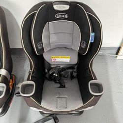 Graco Extend 2 Fit Car Seat (Used)