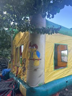 Jumping House( Brin colín)