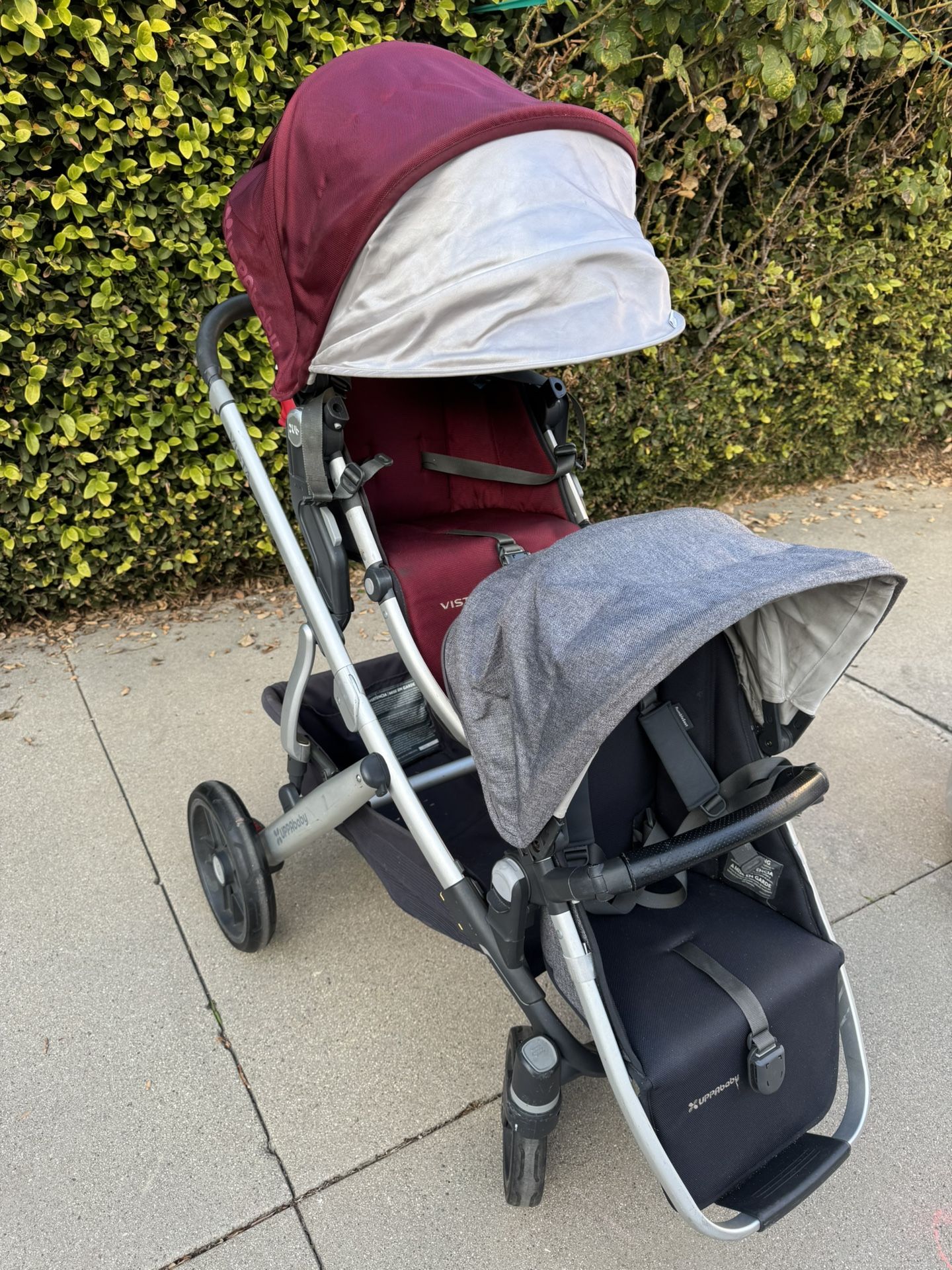 Uppababy Vista Double Stroller With Rumble Seat + Bassinet