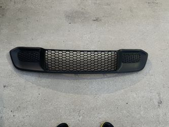 2018 Jeep Grand Cherokee Lower Grille