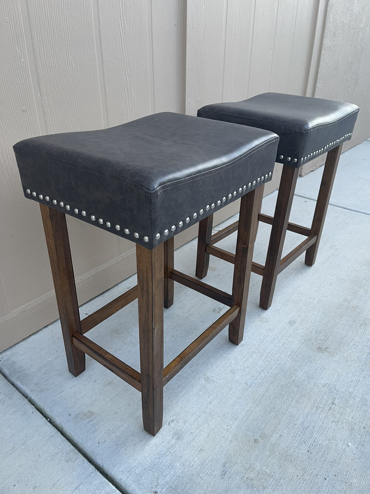 New Grey Bar Stools 24 Inches $60