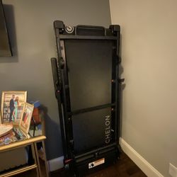 Echelon stride fold up treadmill