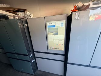 Samsung - Bespoke 23 cu. ft. Counter Depth 4-Door French Door Refrigerator with AI Family Hub+ - White Glass