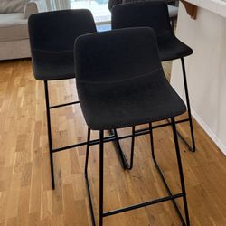 3 Bar Stools