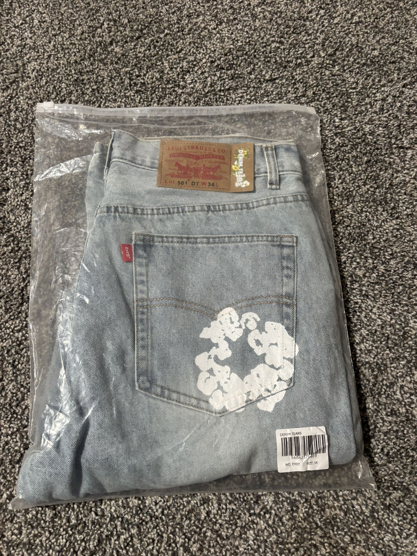Demin Tears X Levi’s 501