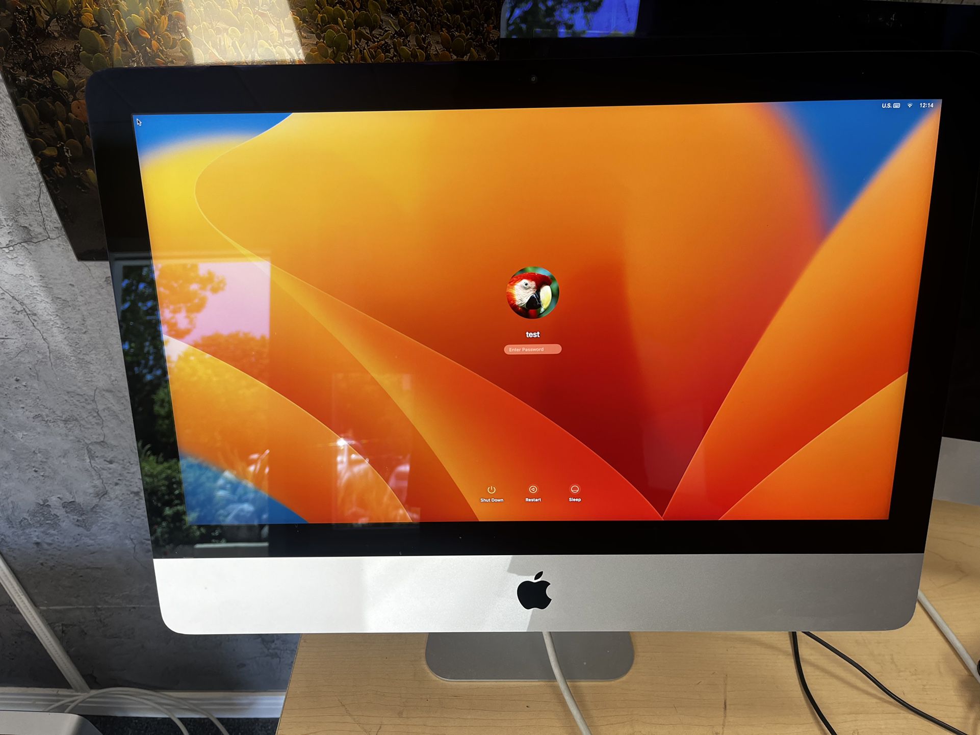 21.5 Inch Imac 2017 SSD Fast for Sale in Thousand Oaks, CA