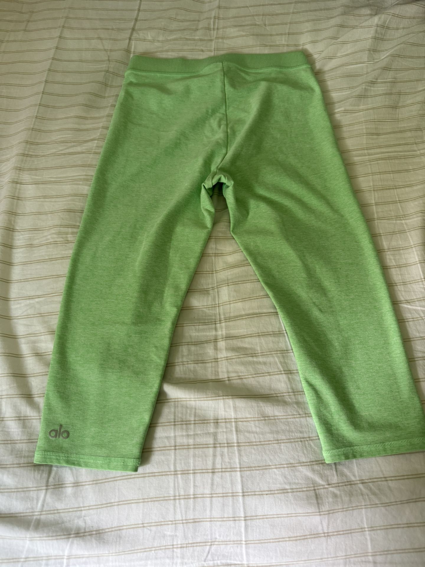 Alo Capri Pants