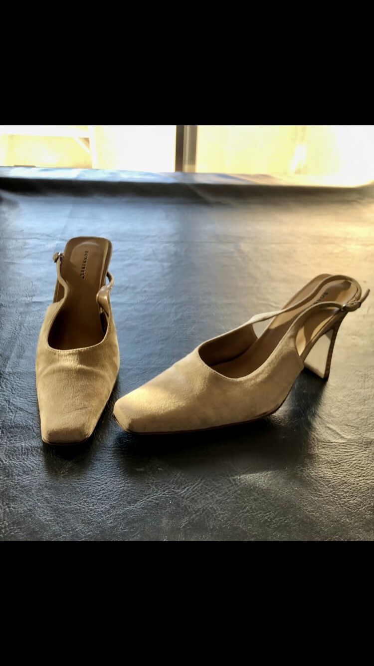 Y2k Women’s Beige Suede Bonnibel Brand Heels Size 8