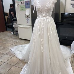 “Carina” Wedding Dress