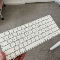Apple Wireless Keyboard 