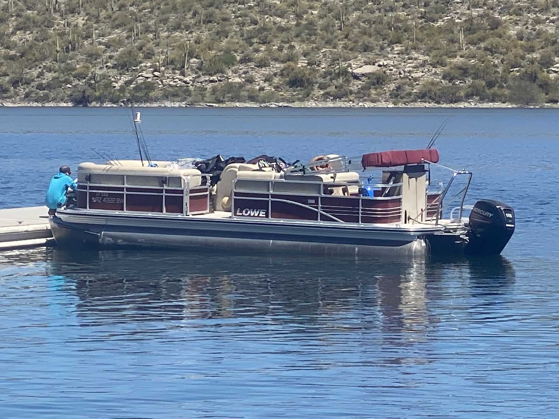 2015 Lowe SF232 Pontoon Boat - 24ft