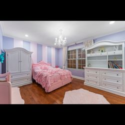 Princess-Themed Girls Bedroom Set – Complete Package