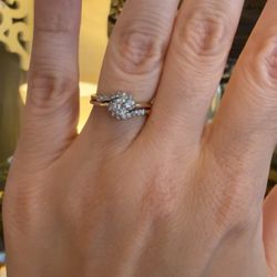 14K Gold Natural Diamonds Estate Ring 
