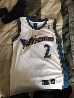 John wall jersey size Medium