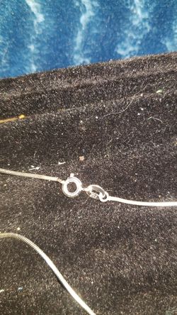 .925 18 inch tiny box link with .925 ball pendant