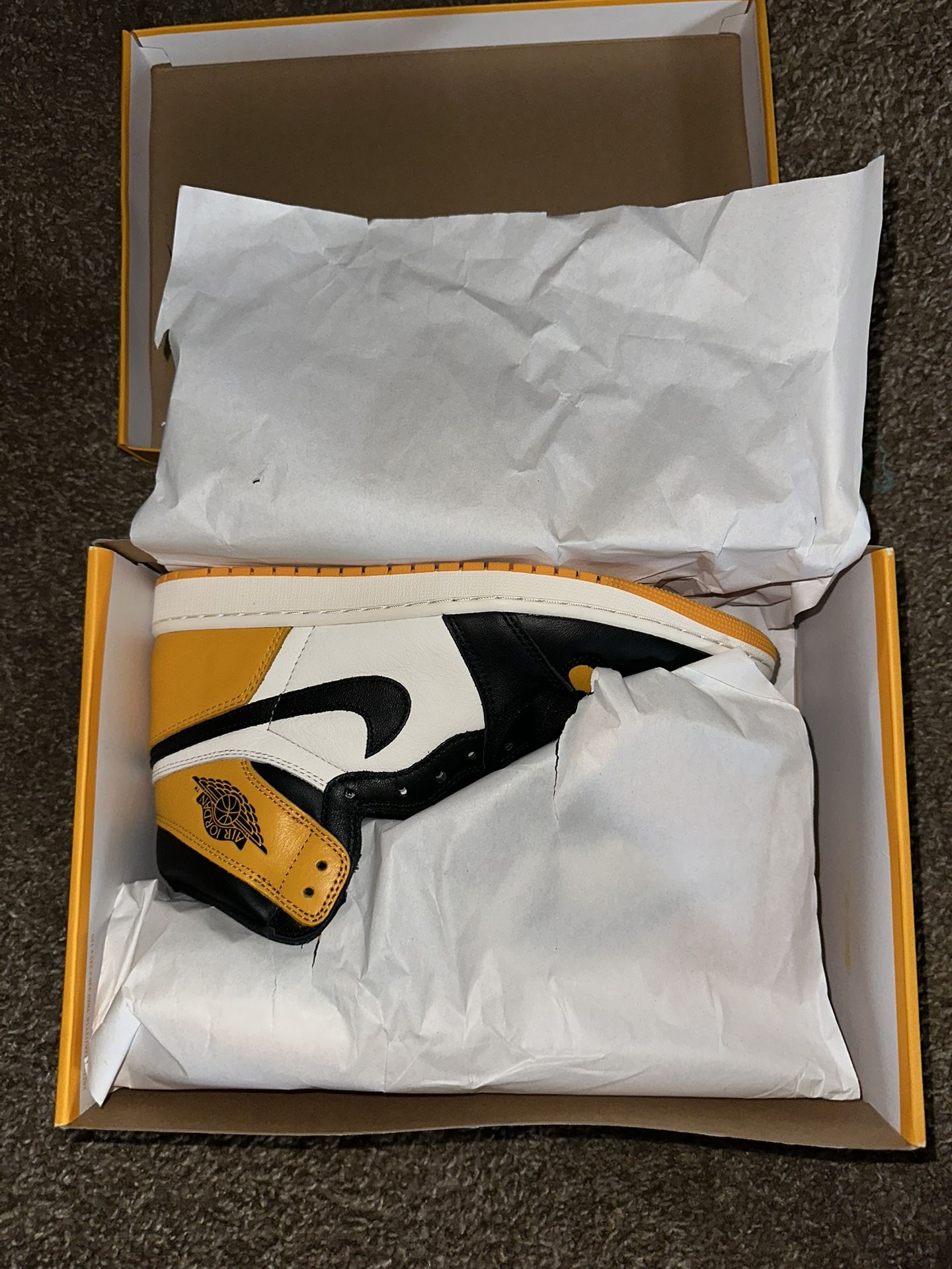Air Jordan 1 Retro “Yellow Toes”