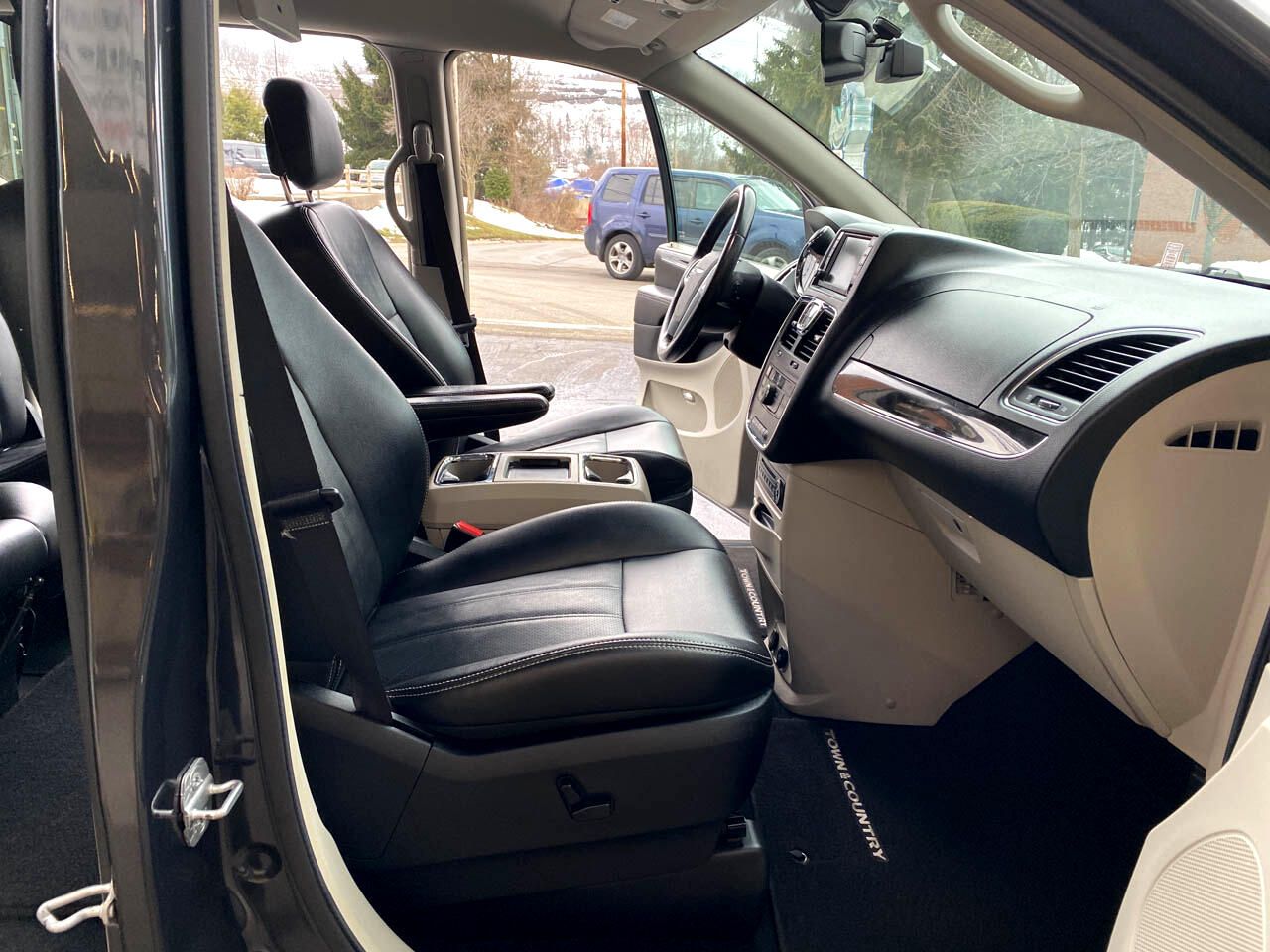 2012 Chrysler Town & Country