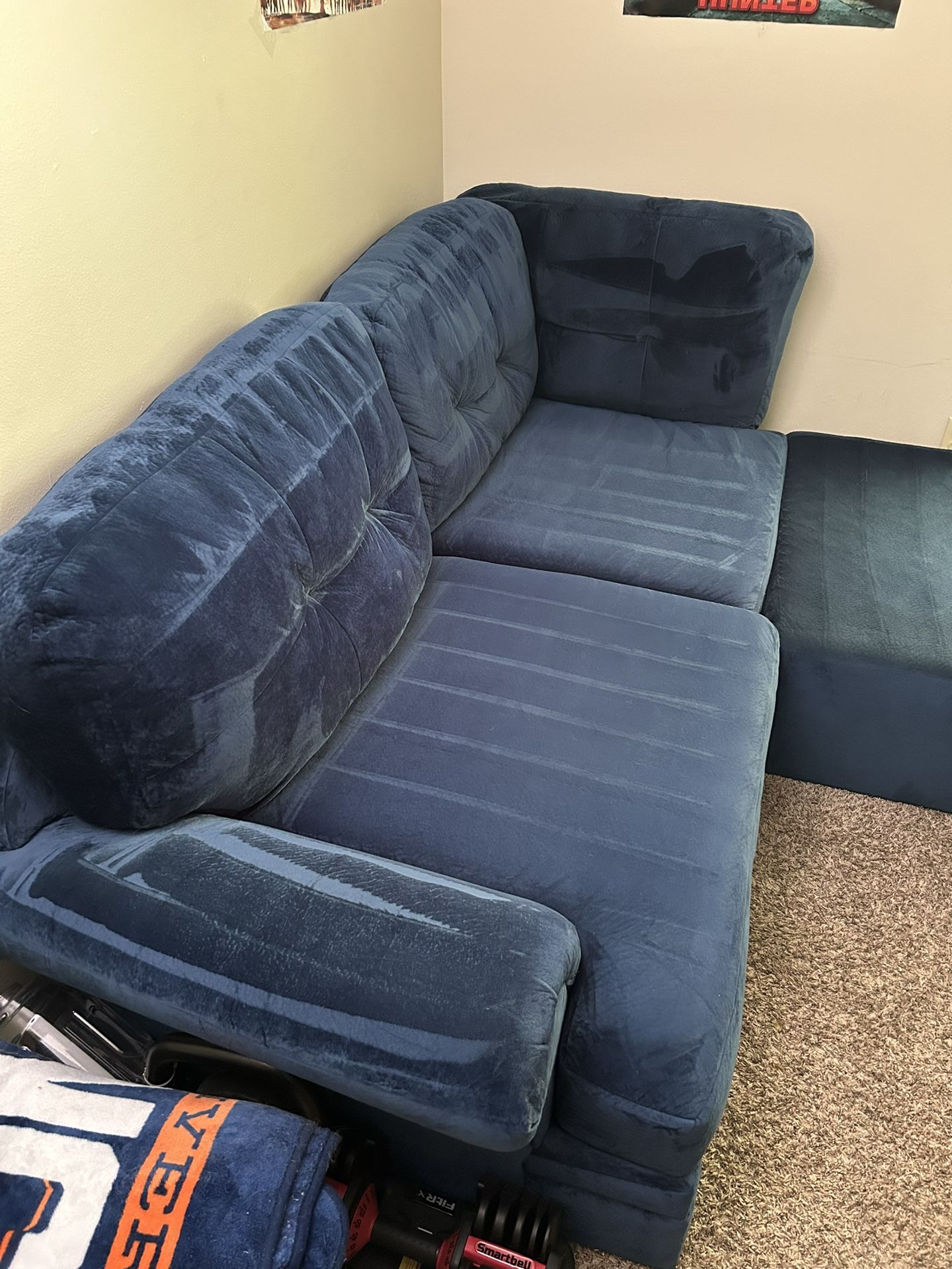 2-Piece Sectional w/ Chaise