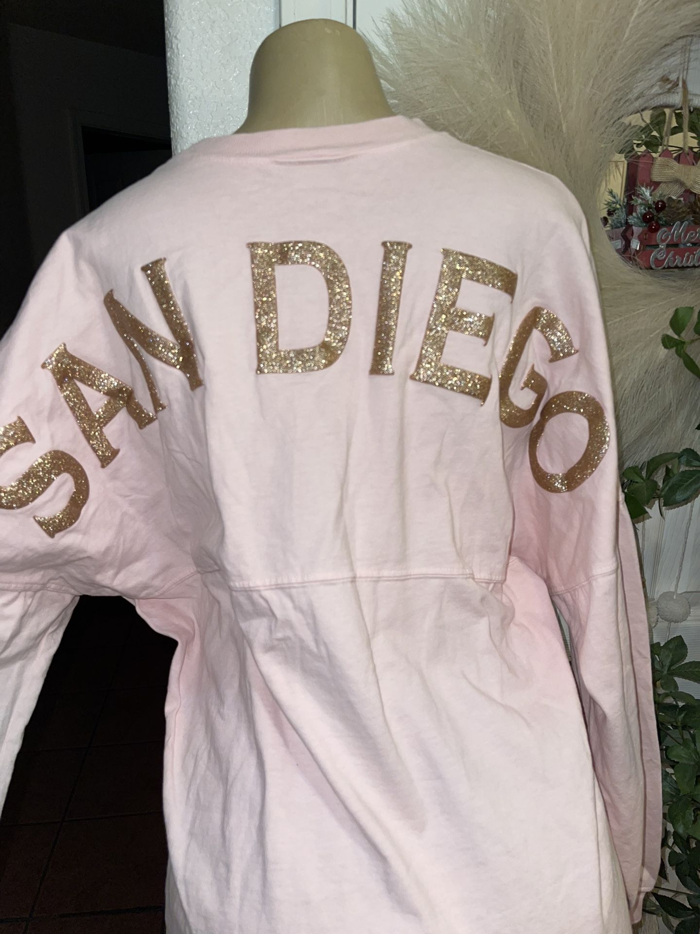 Womens Size Medium 