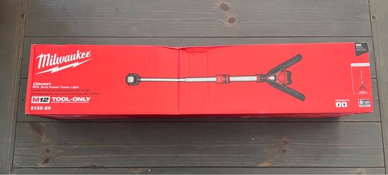 Milwaukee M12 ROCKET Dual Power Tower Light