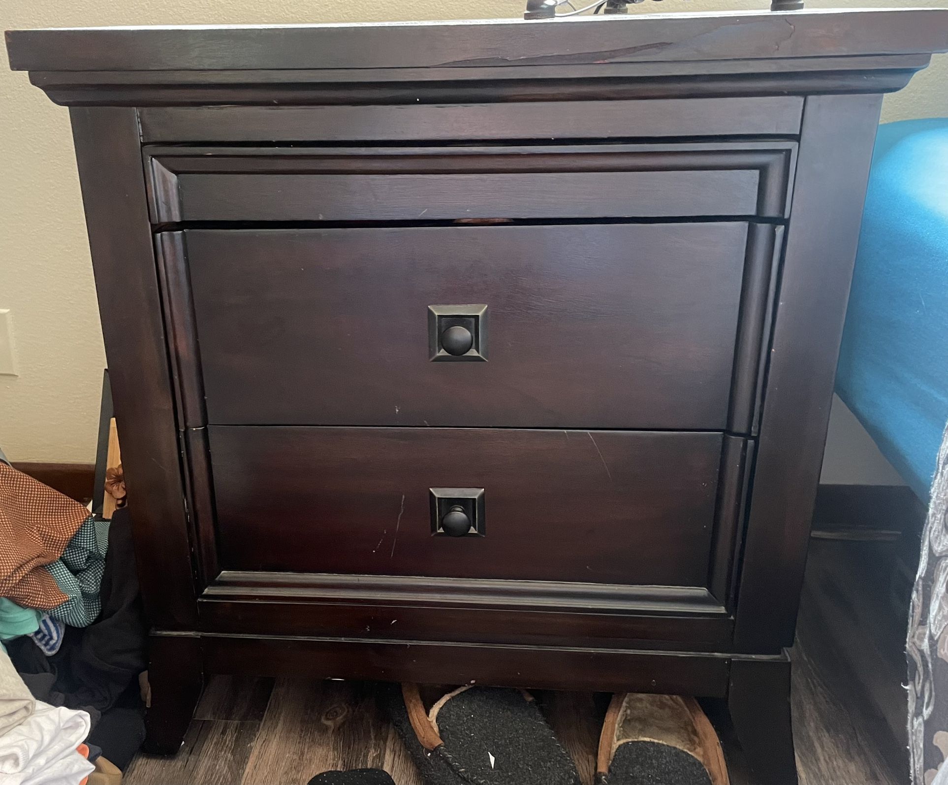 Nightstand/ Side Table